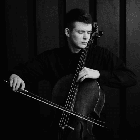 Никита Серов