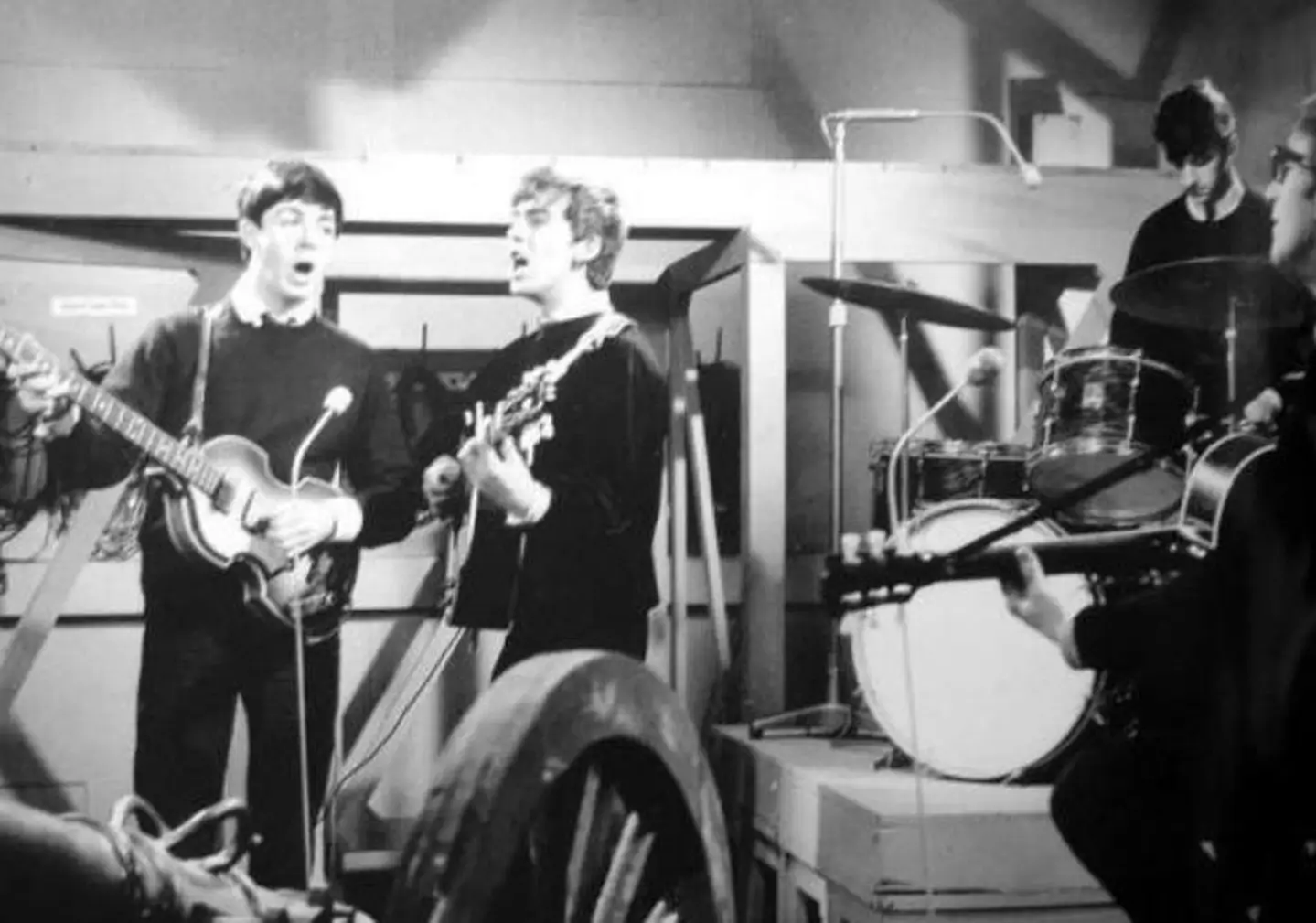 Первое выступление The Beatles на телевидении состоялось 63 года назад