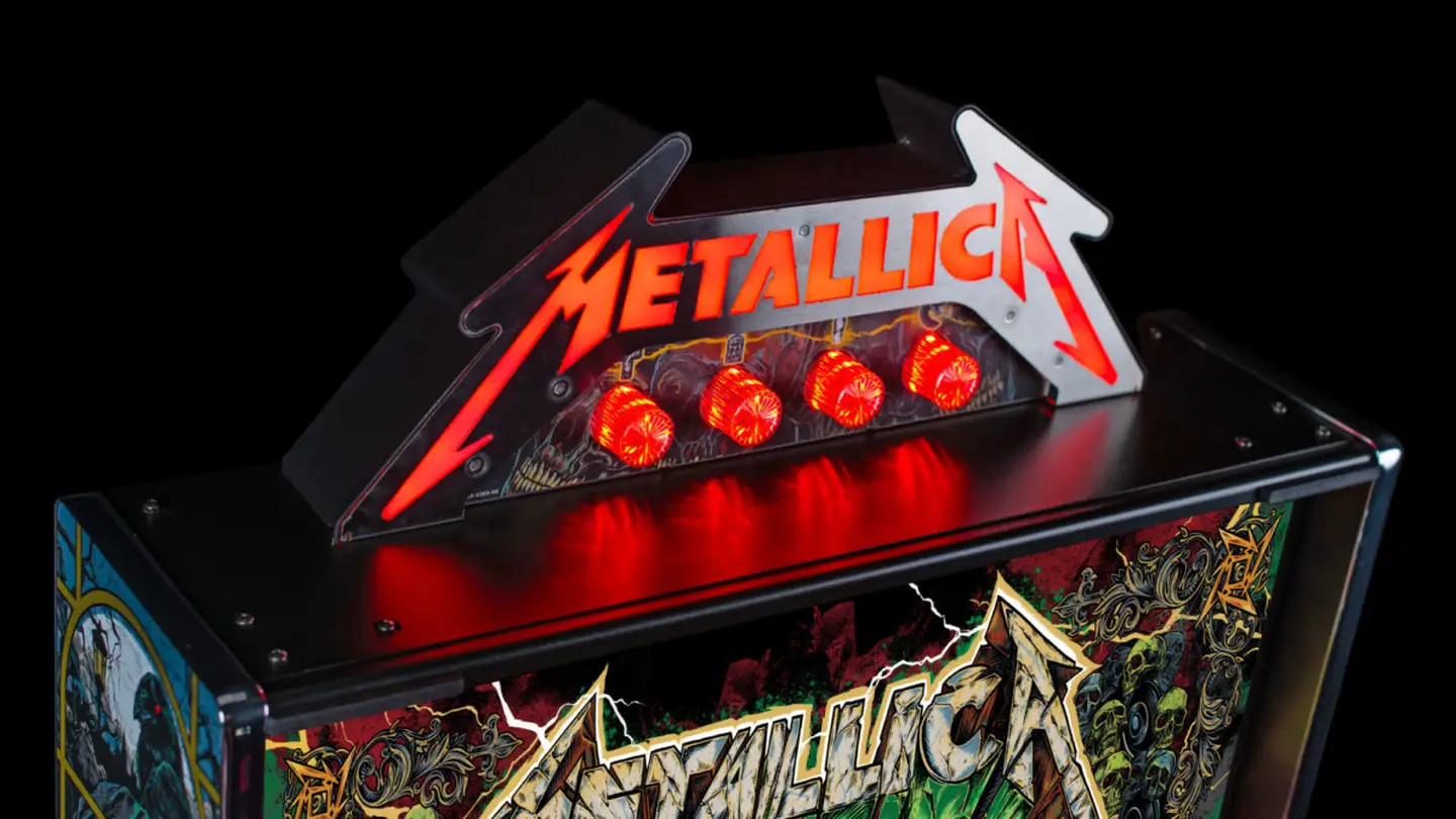 Metallica перевыпустила свой пинбольный автомат от Stern Pinball