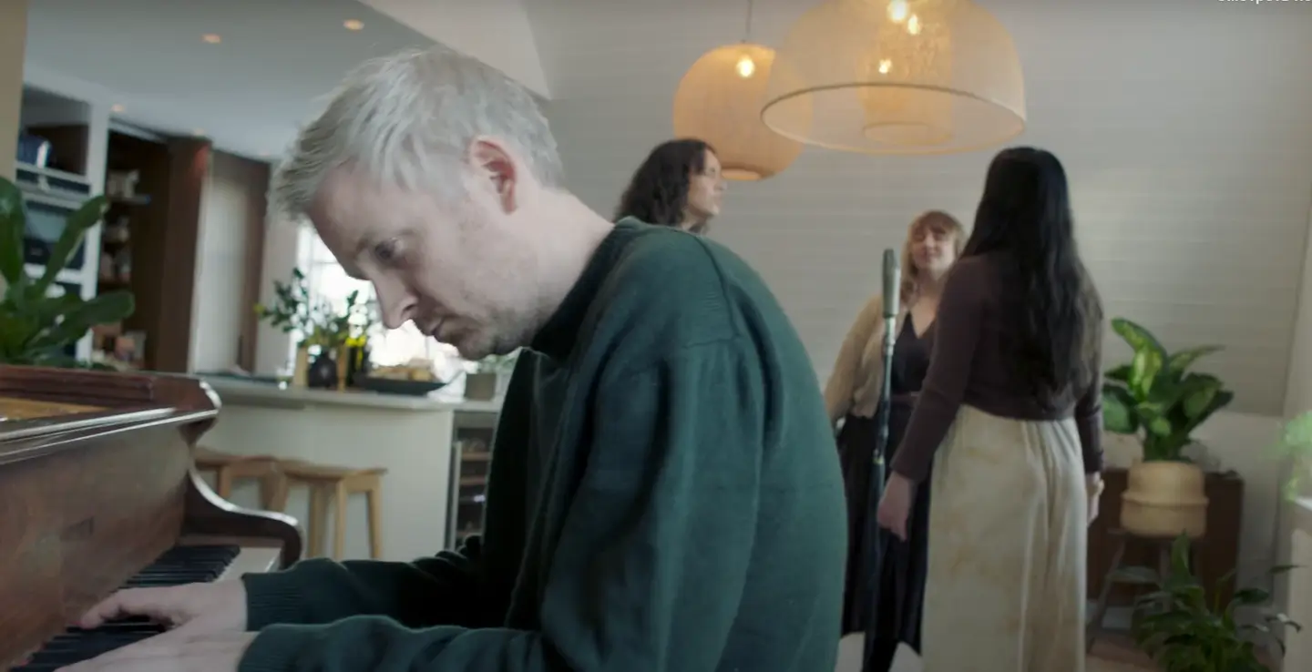 Оулавюр Арналдс поделился новым выступлением Sunrise Session III — Видео