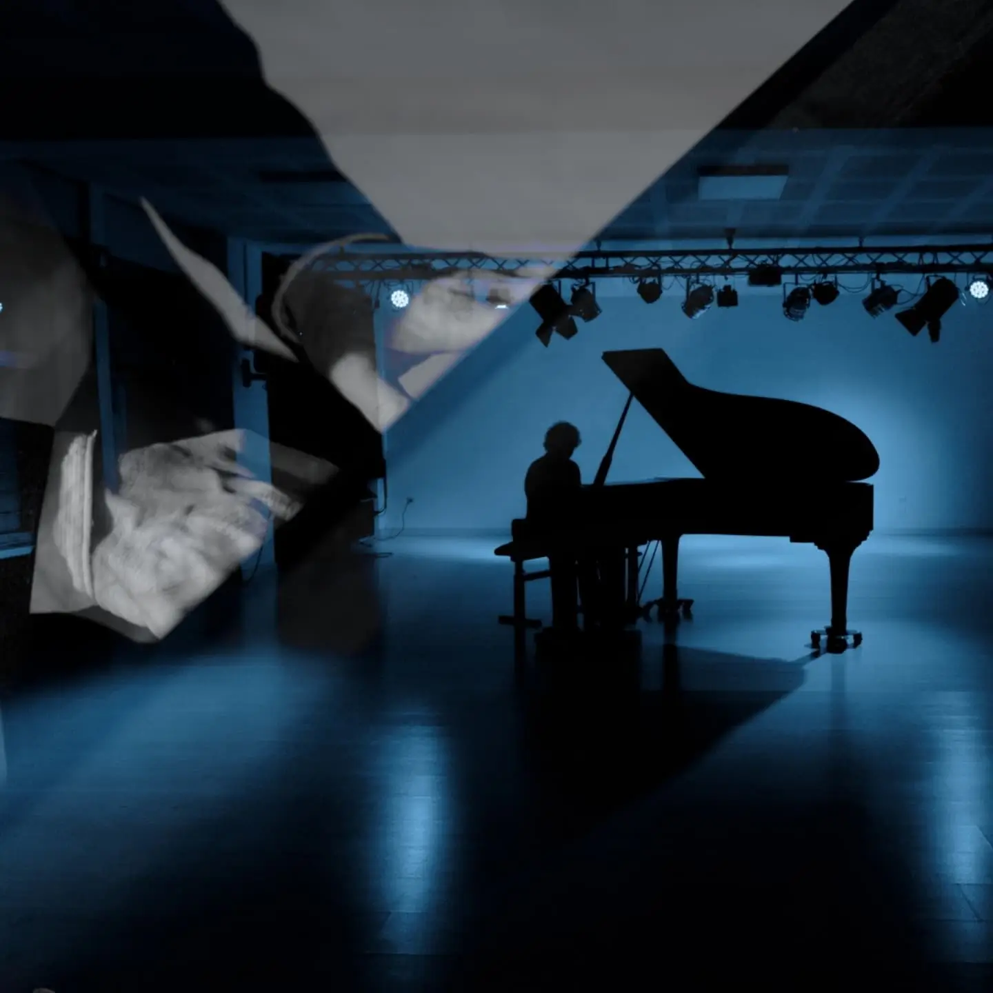 Новый клип Роберто Качапальи на композицию «Sky Door – Solo Piano»