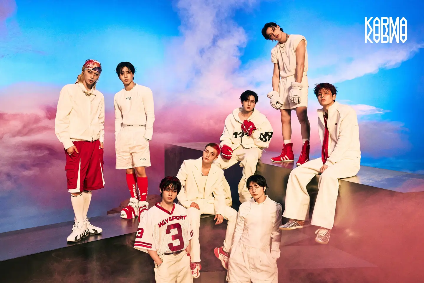 Вышел новый альбом Stray Kids — KARMA: Треклист, клипы и концепт-фото
